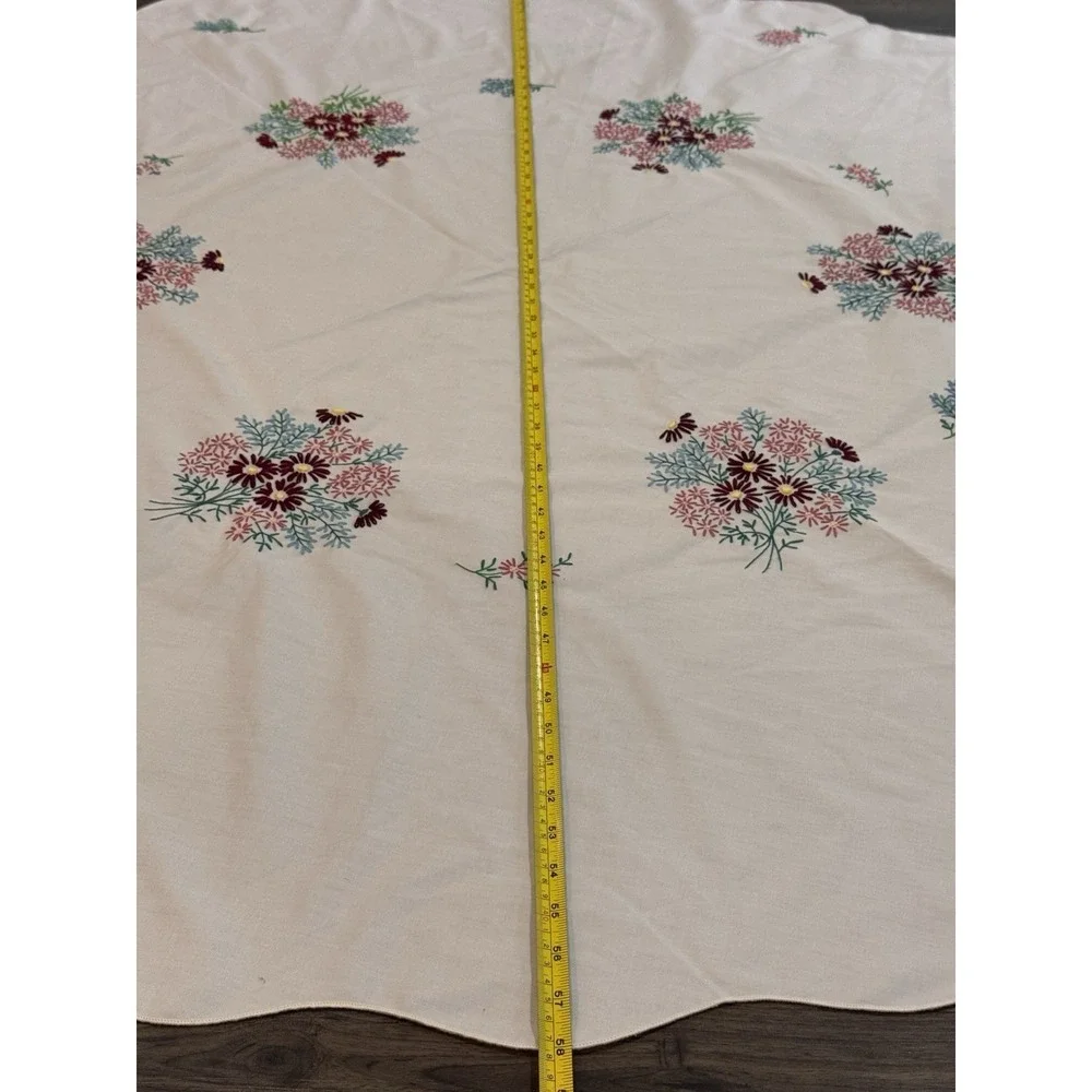 Vintage Round Tablecloth 58